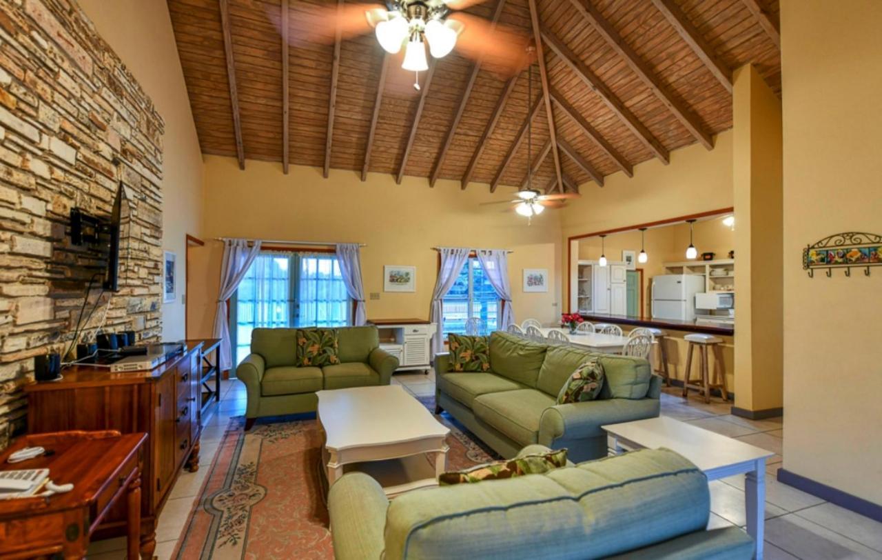 Villa Casa Chiesa à English Harbour Extérieur photo